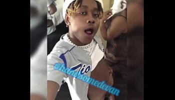 lesbian eating pushey